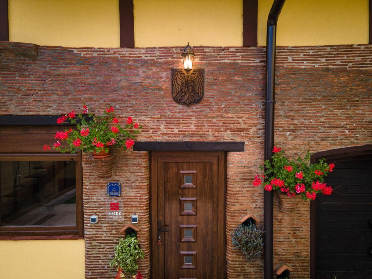 Brick Apartment Баина-Башта Экстерьер фото