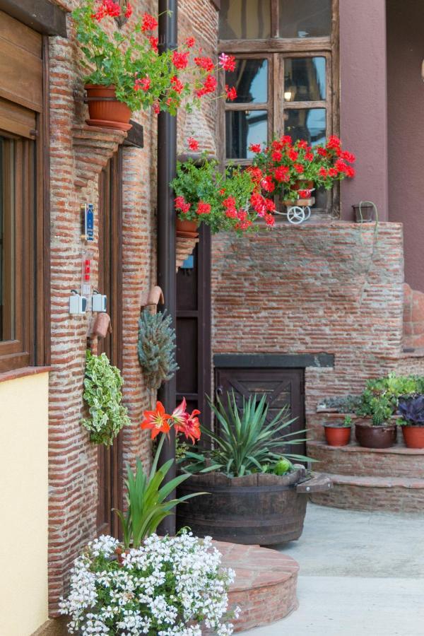 Brick Apartment Баина-Башта Экстерьер фото