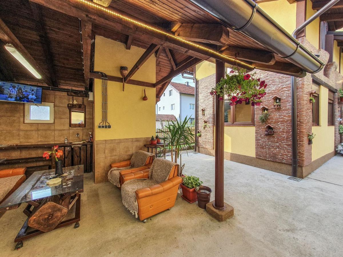 Brick Apartment Баина-Башта Экстерьер фото